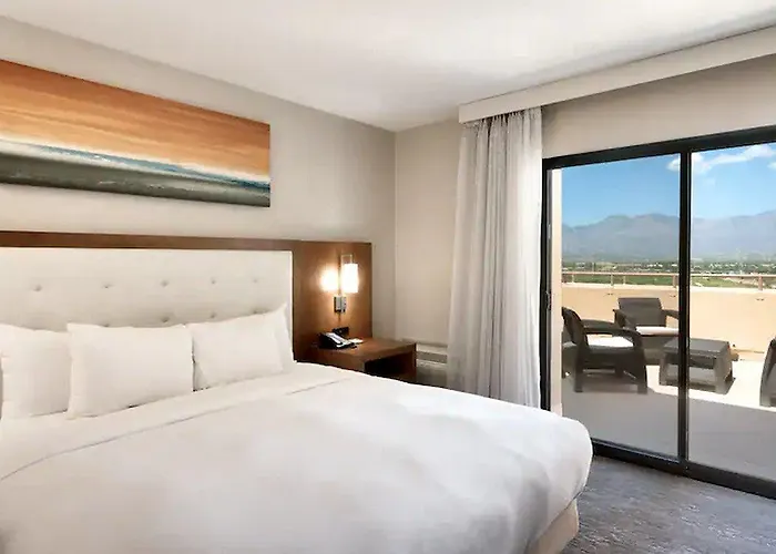 Hotel Hilton East 3*