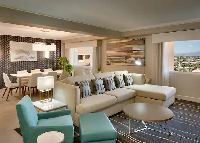 Hilton East 3*