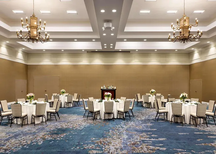 Hilton East 3*