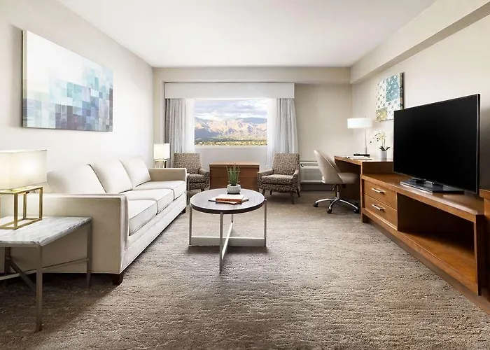 Hotel Hilton East 3*