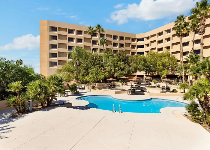 Hilton East 3*