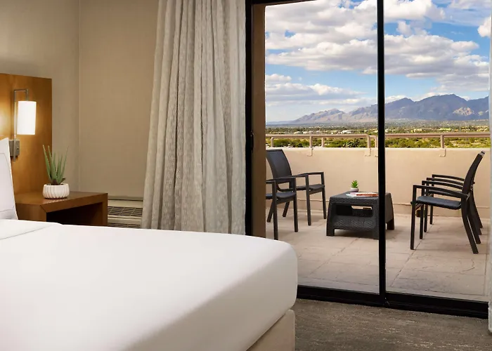 Hilton East Hotel 3*