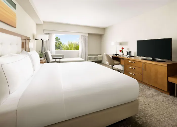 Hilton East 3*