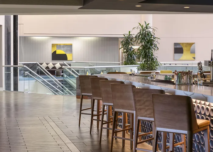 Hilton East Hotel 3*
