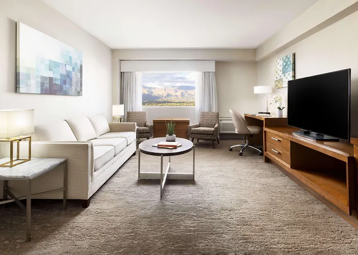 Hilton East Hotel 3*