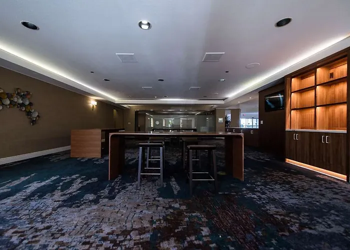 Hilton East Hotel
